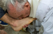 Pope washes feet of Muslim, Orthodox, Hindu migrants, Maundy Thursday